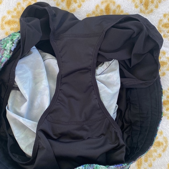 Lululemon Track That Mid-Rise Short 5" - Picture 7 of 9